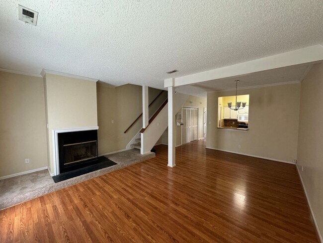 Building Photo - Introducing a beautiful townhouse-style Condo