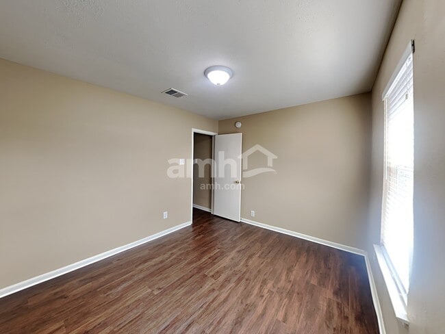 Building Photo - 19130 Yellow Thrush Dr