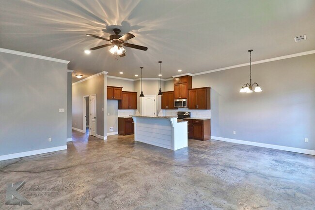 Building Photo - 3812 Carrera Ln