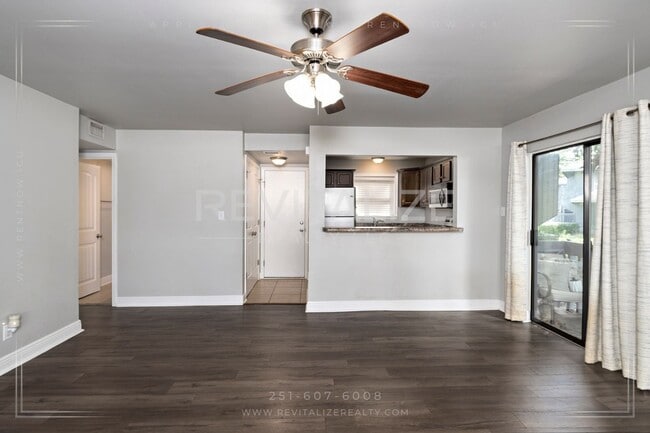 Building Photo - Charming 2 Bedroom/2 Bathroom Condo in Dap...
