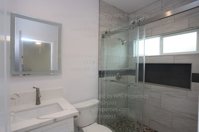 Building Photo - 9565 Mansor Ave