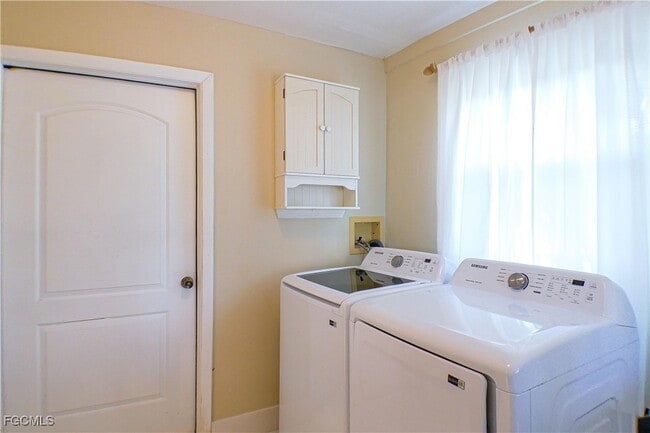 Building Photo - 2221 Cape Way