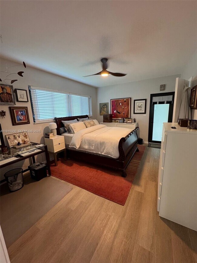 Building Photo - 1280 NE 105th St