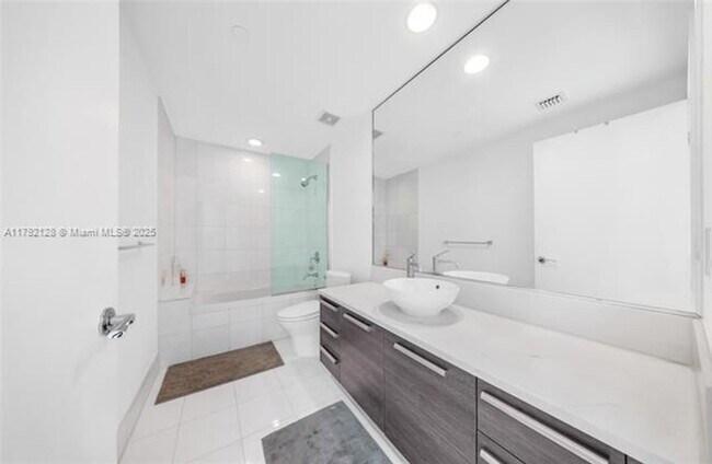 Building Photo - 2950 NE 188th St