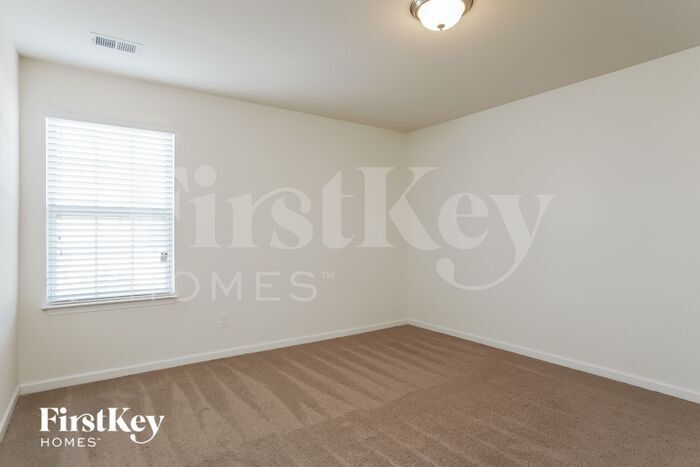 Building Photo - 1400 Glenwater Dr