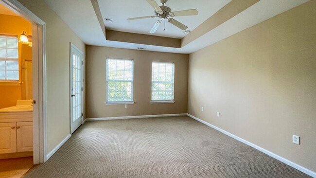 Building Photo - 2 Bedroom, 2.5 Bathrooms Townhome in the Heart of Savannah's Southside