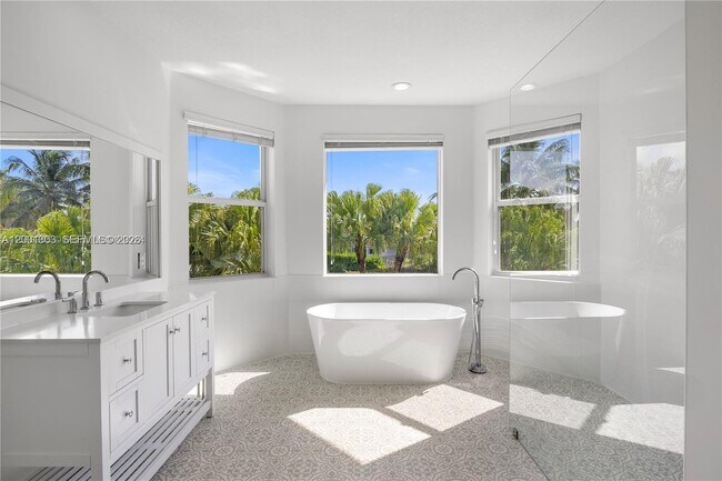 Building Photo - 16449 SW 84th Pl