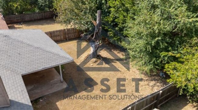 Building Photo - 4 Bedroom Rent to Own Home Available!