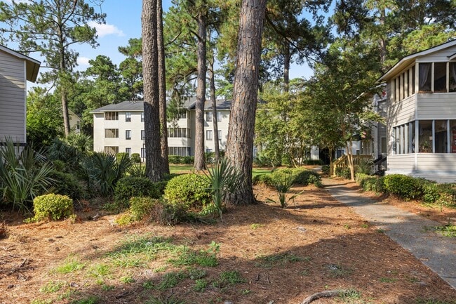 Building Photo - River Crossing Apartments