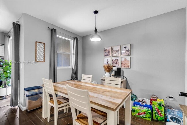 Building Photo - 1429 SE 23rd Terrace