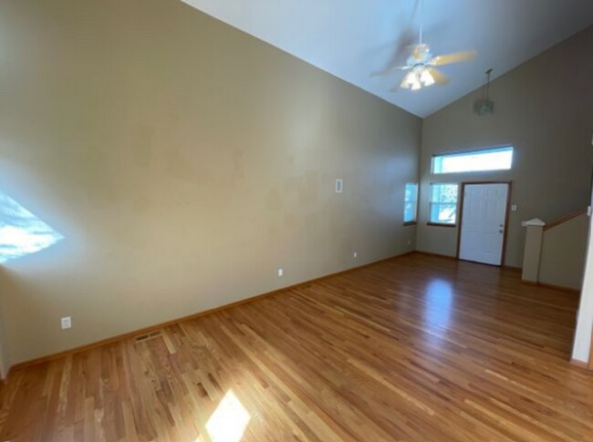Building Photo - 10449 Hollyhock Court