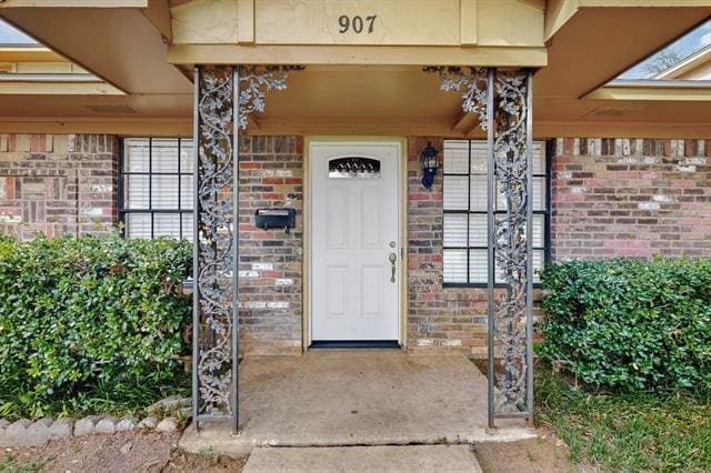 Building Photo - 907 W Rochelle Rd