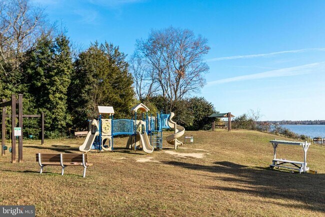 Building Photo - 40905 Spring House Ln