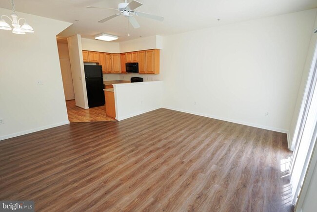 Building Photo - 420 Parkview Ct