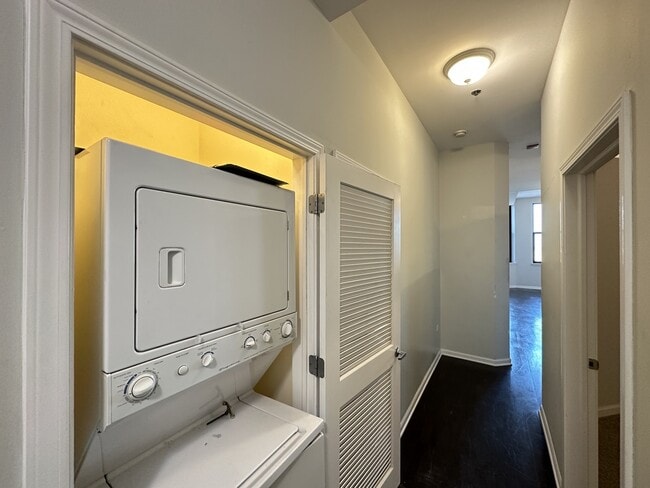 Building Photo - 1464 S Michigan Ave