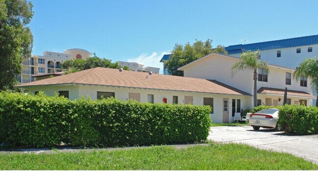 Building Photo - 1959 SE 3rd St Deerfield Beach, FL 33441