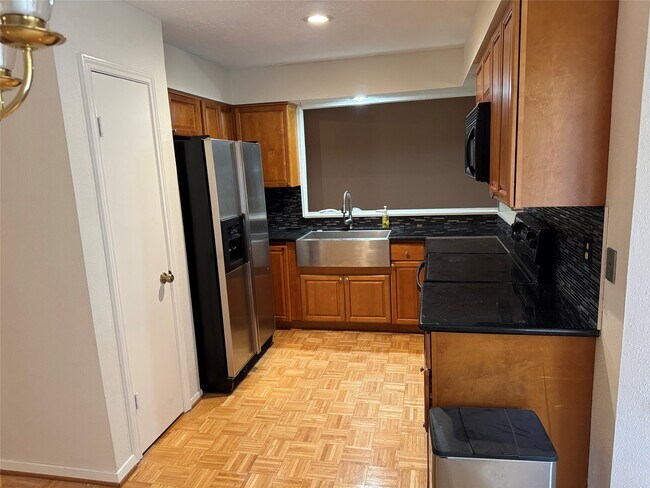 Building Photo - 4235 Brandemere Way St