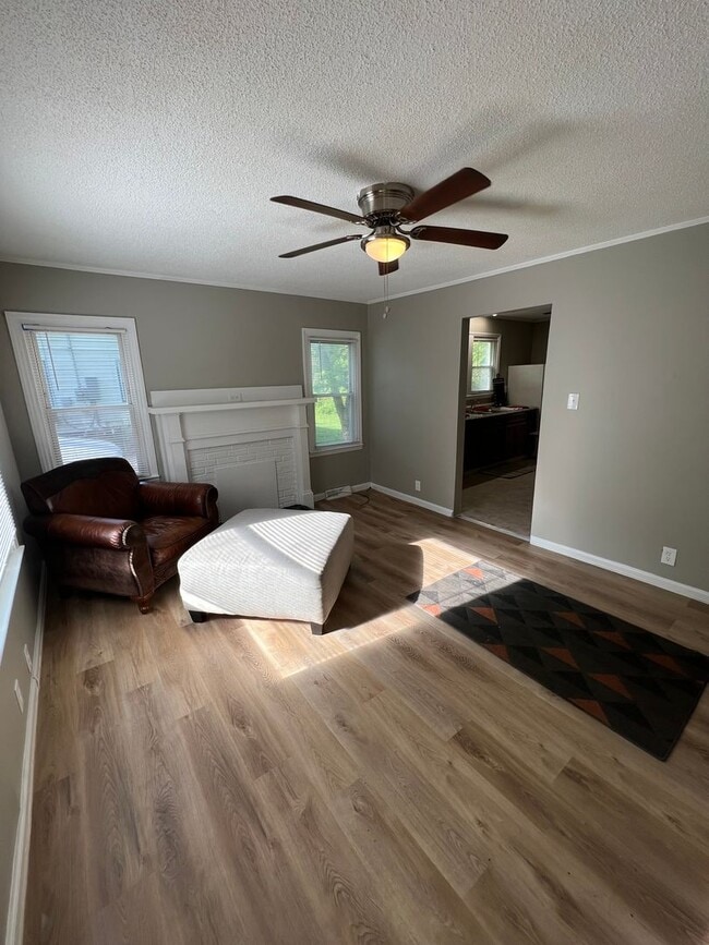 Building Photo - 2 Bed House! COMING SOON! DEPOSIT-FREE Renting option thru OBLIGO! Deposit Alternative available