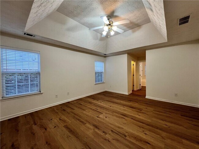 Building Photo - 3780 Crescent Walk Ln NE