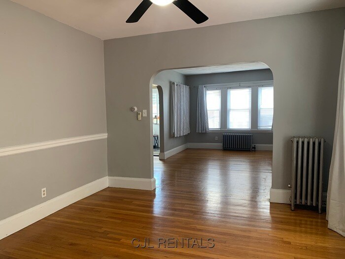 Building Photo - 30 Putnam Rd