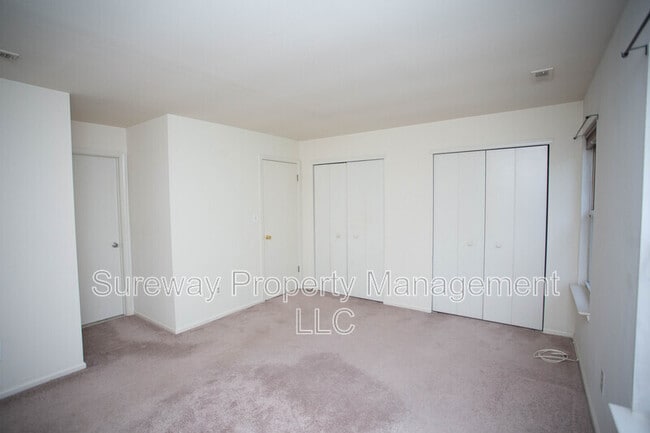 Building Photo - 115 Claire Ct