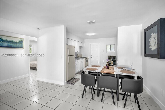Building Photo - 1255 NW 32nd Ct