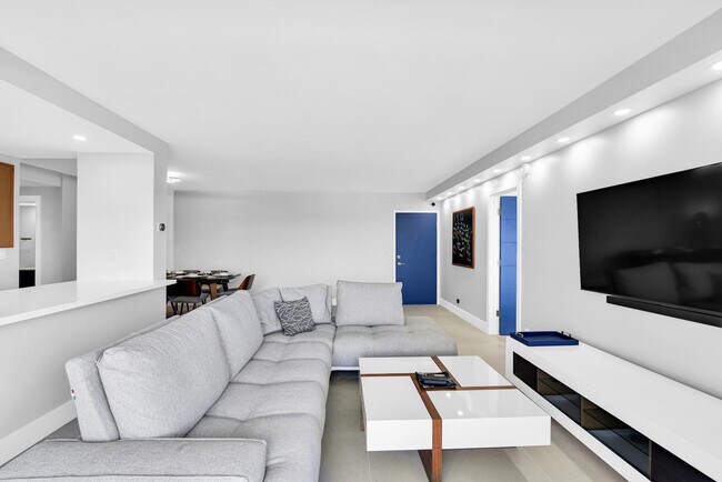 Building Photo - 2701 N Ocean Blvd