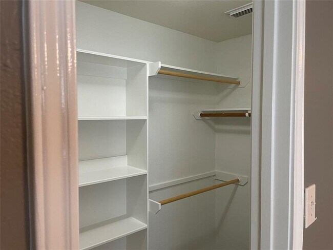 Building Photo - 14019 Concord Meadow Ln