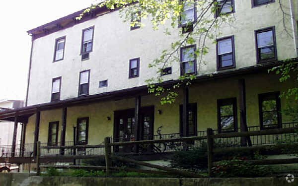 Primary Photo - 4106 Lower Rd
