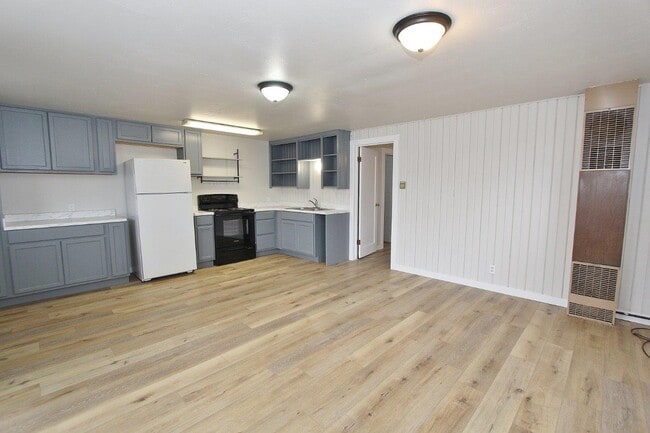 Building Photo - 816 S Washington Ave