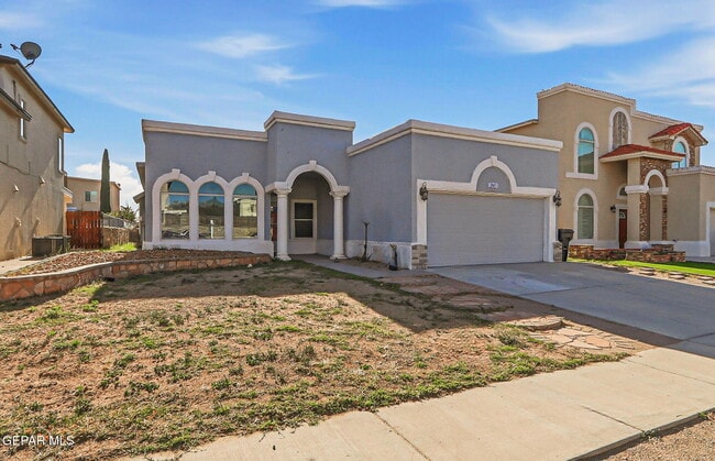 Building Photo - 305 De Palma Pl