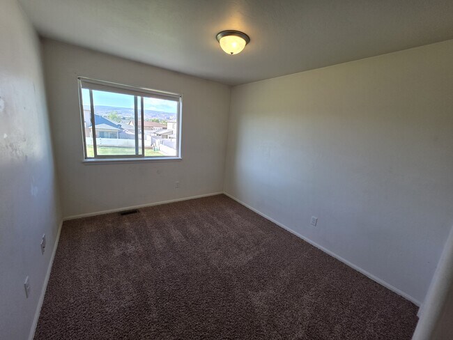 Building Photo - 2492 Brookwillow Loop