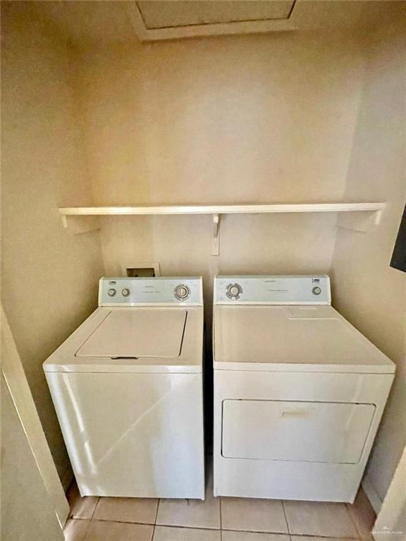 Building Photo - 15 S Dahlia St