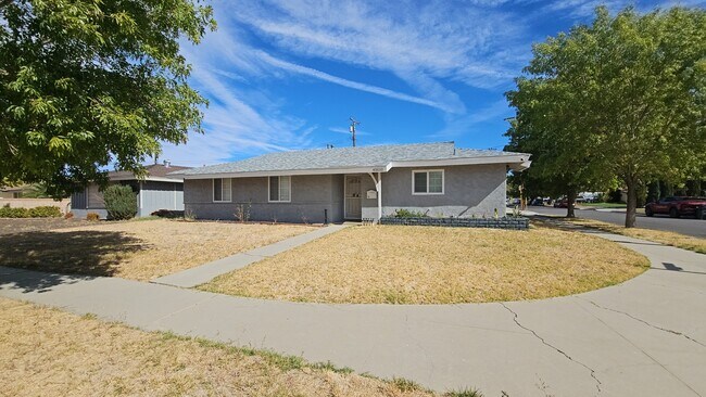 Primary Photo - 45010 18th St W