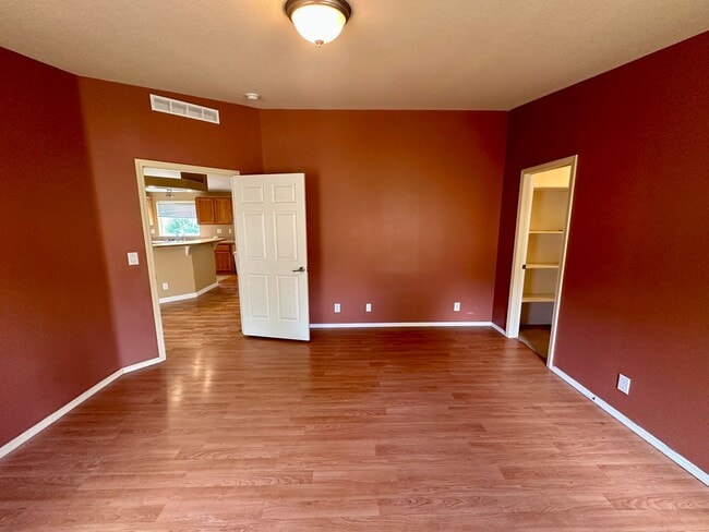 Building Photo - 3 Bedroom 2 Bath nestled in Grass Valley