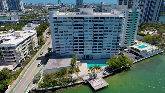 Building Photo - 3 Island Ave