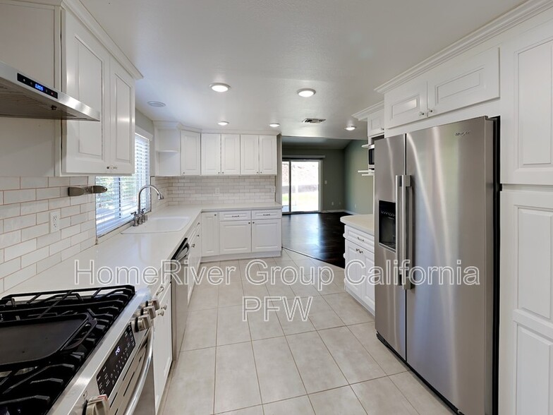 Building Photo - 2862 Hillman St