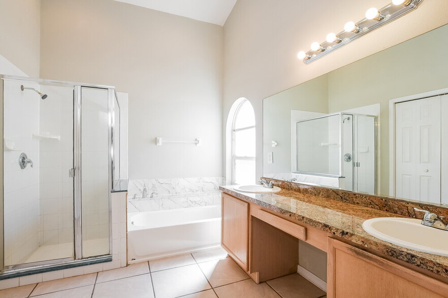 Building Photo - 467 Brightview Dr