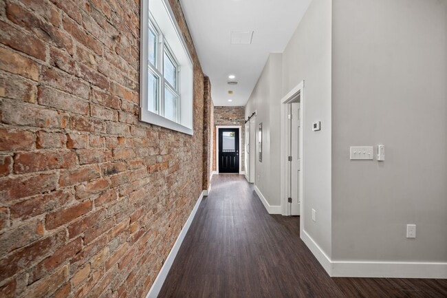 Building Photo - Capel Lofts