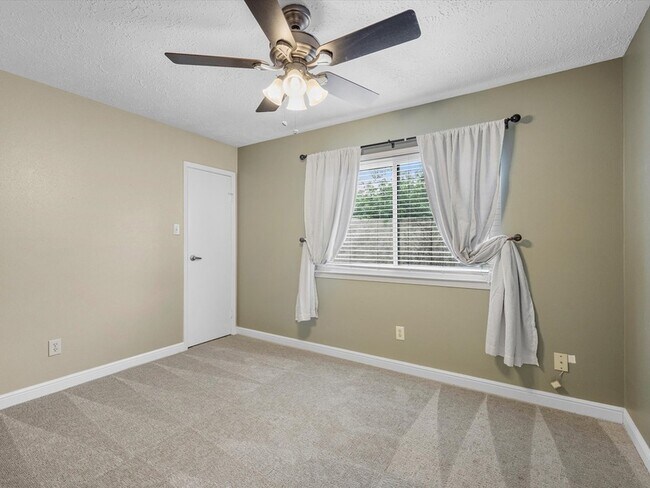Building Photo - 8327 Silvan Wind Ln