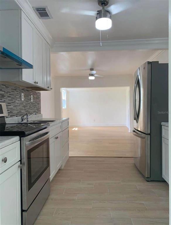 Building Photo - 3925 Mesa Ave