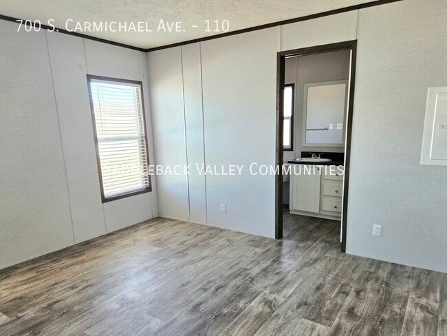 Building Photo - 700 S Carmichael Ave