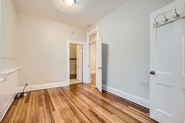 Building Photo - LOCATION! Blocks to Bronco's Stadium, light rail, park, Sloan's Lake.  ALL Utilities Included! Ov...