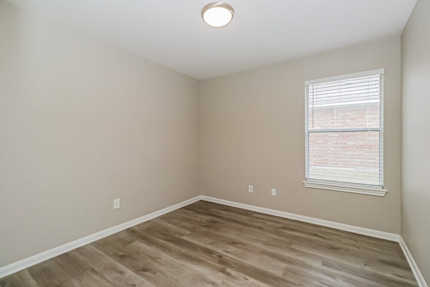 Building Photo - 200 N Crossing Trail