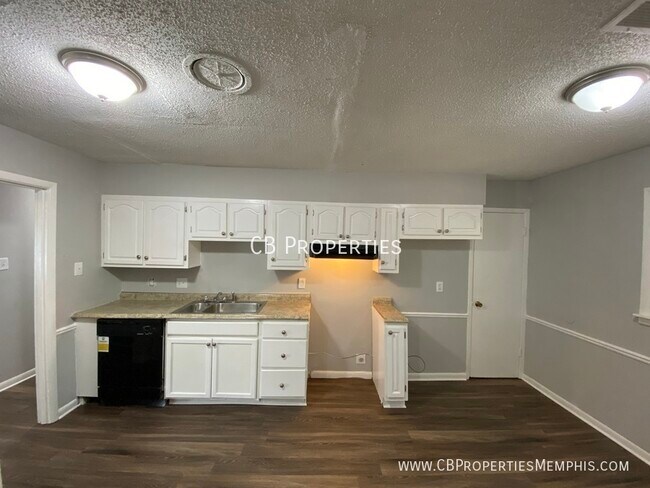 Building Photo - Renovated 3 Bedroom 2 Bath in Whitehaven!