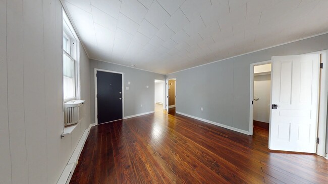 Building Photo - 406 E Washington St