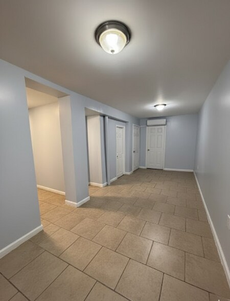 Building Photo - 120-09 Farmers Blvd