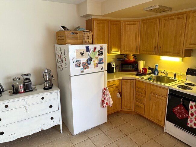 Building Photo - 2629 W 43rd