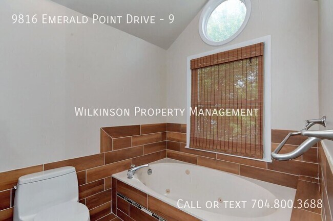 Building Photo - 9816 Emerald Point Dr