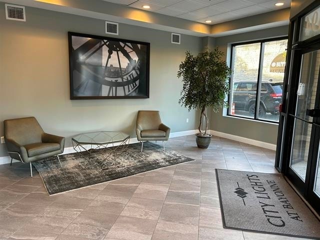 Building Photo - 186-194 Broadway